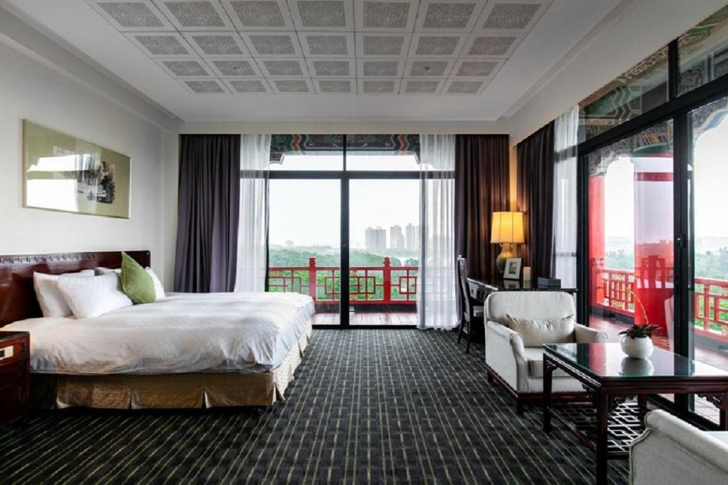 The Grand Hotel גאושיונג מראה חיצוני תמונה